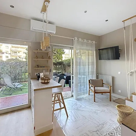 Cozy With Garden And Parking In * Cannes